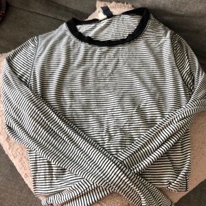 Black striped long sleeve stretchy shirt